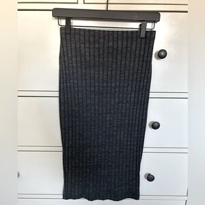 Stretchy pencil skirt